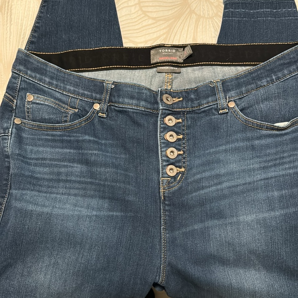 Bombshell Torrid Jean - image 2